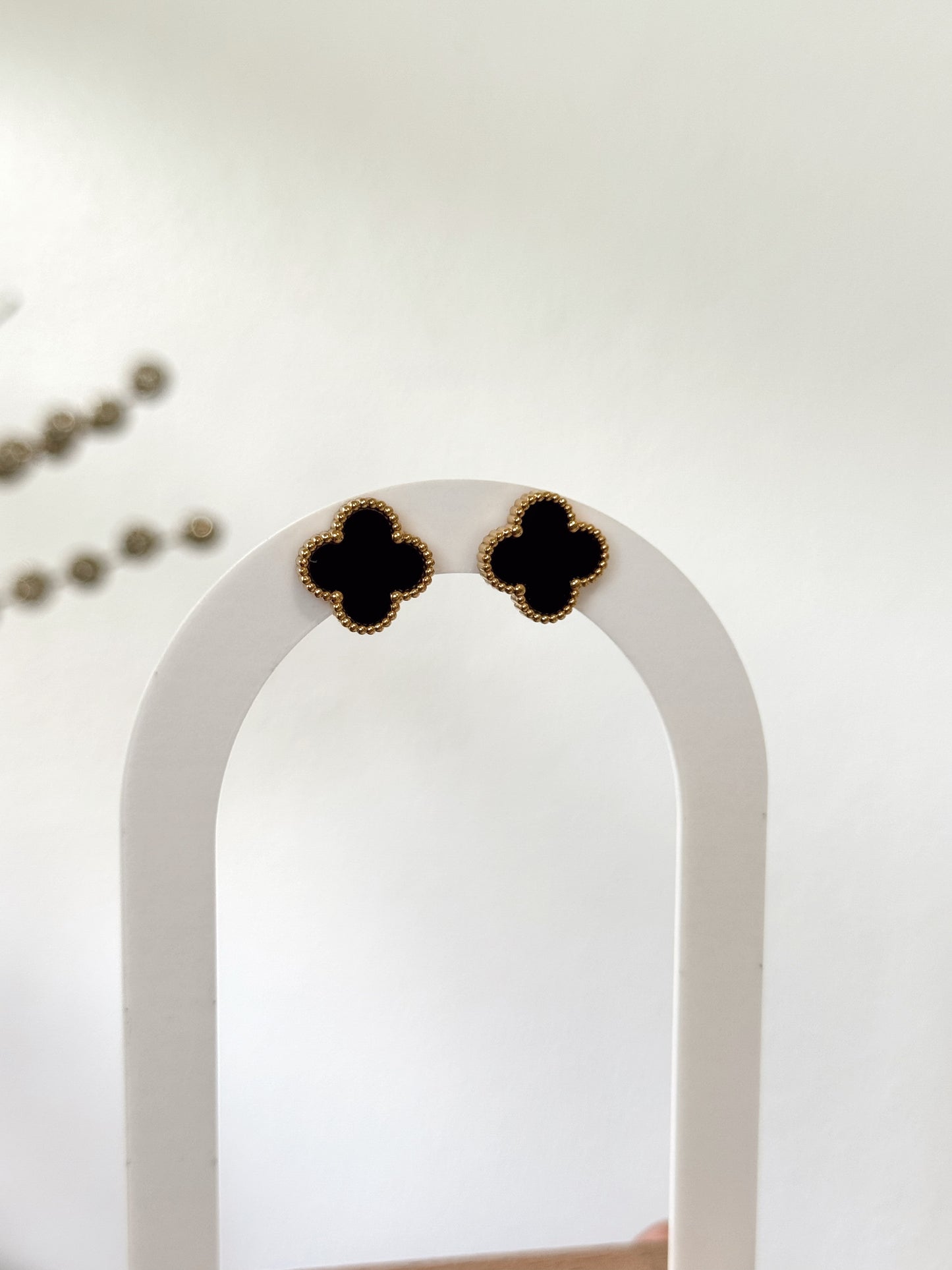 Aretes- Clover- negros