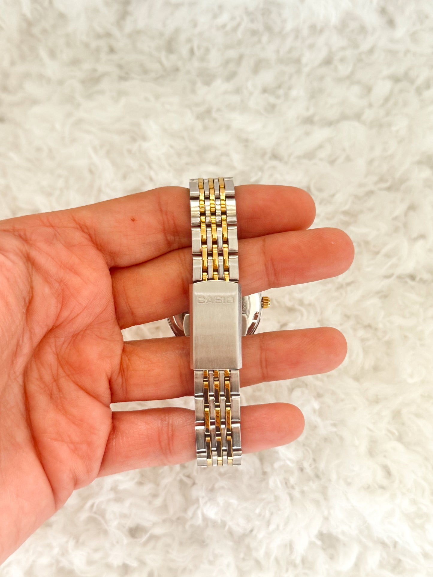 Reloj- Casio- fondo oro