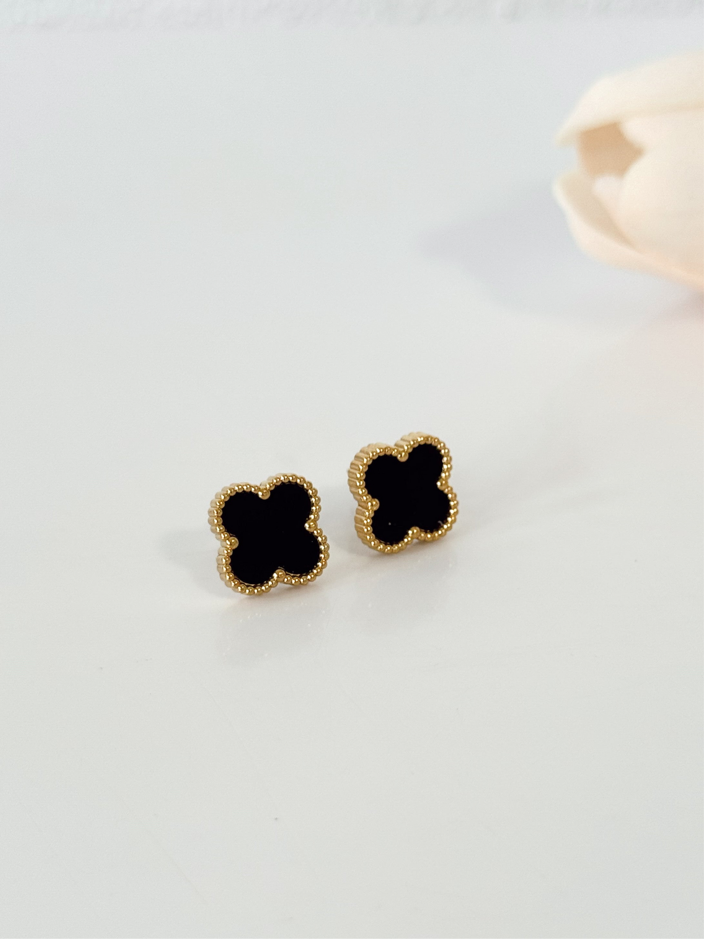 Aretes- Clover- negros