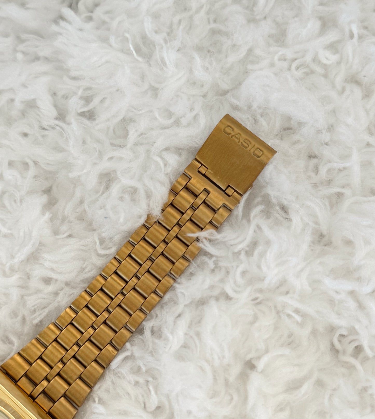 Reloj- Casio- oro, negro