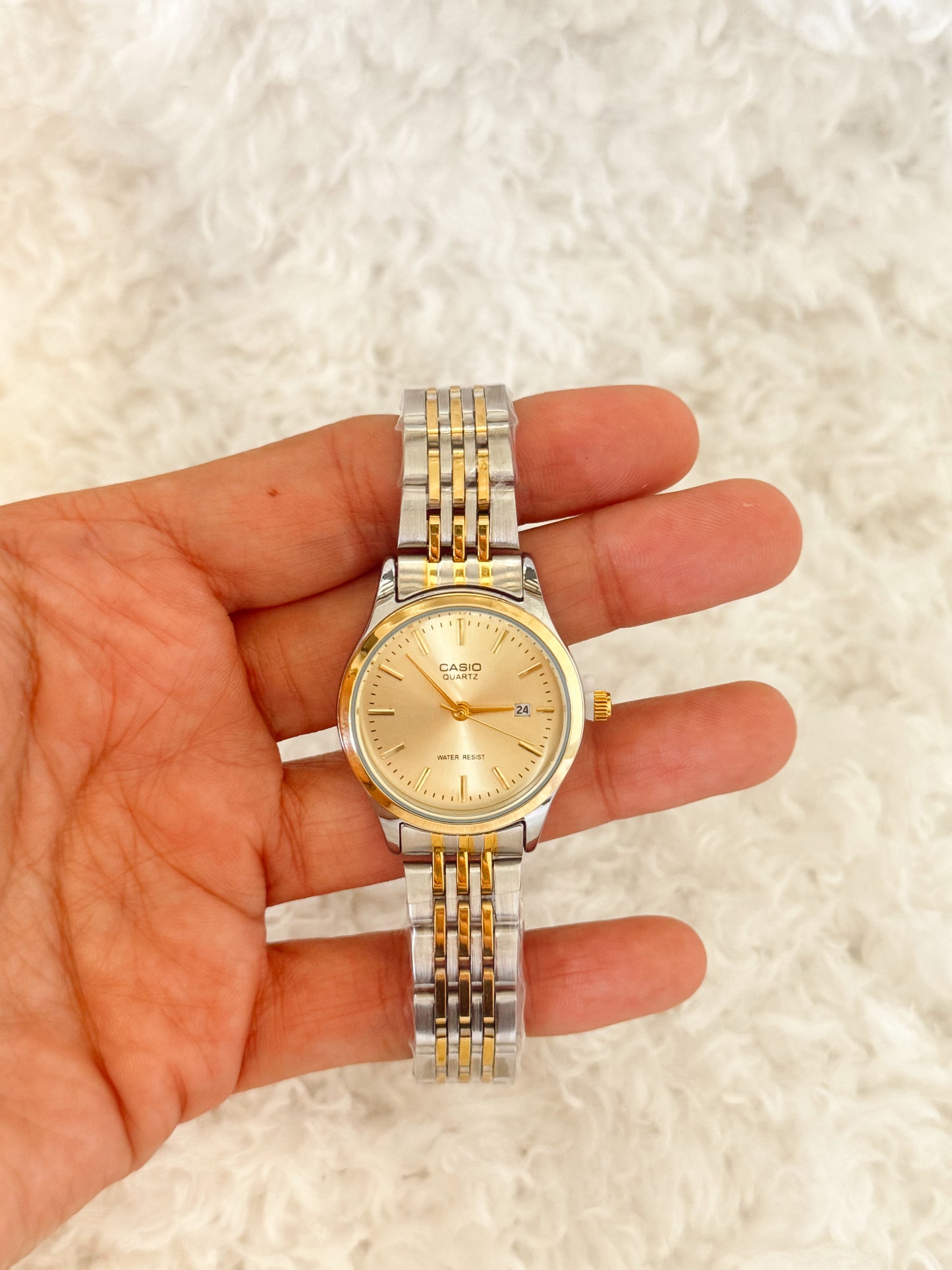 Reloj- Casio- fondo oro